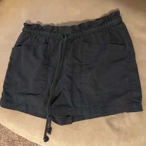 Grey universal thread shorts